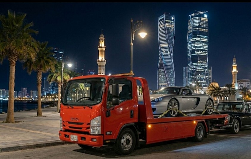 جاهزية طوارئ السحب والمدد اللوجستي على مدار 24 ساعة في حي الحمرا ​تشهد الفنادق العالمية والواجهة البحرية في حي الحمرء حركة مرورية مستمرة طوال ساعات الليل، مما يجعل حدوث الأعطال المفاجئة أو مواقف الطوارئ أمراً يستدعي استجابة فورية. يتمركز كابتن سطحة حي الحمراء بشكل استراتيجي بجوار فندق الريتز كارلتون، فندق بارك حياة، ومحيط نافورة الملك فهد لتأمين سحب سريع لسيارات الجي كلاس والمواتر الفارهة عند تعطلها ليلاً. بمجرد التواصل على الرقم 0505121070 تتحرك الآليات لإنقاذ الموقف ونقل السيارة بسلاسة تامة دون تعطيل حركة السير وبأعلى معايير الأمان وبأفضل الأسعار التنافسية.