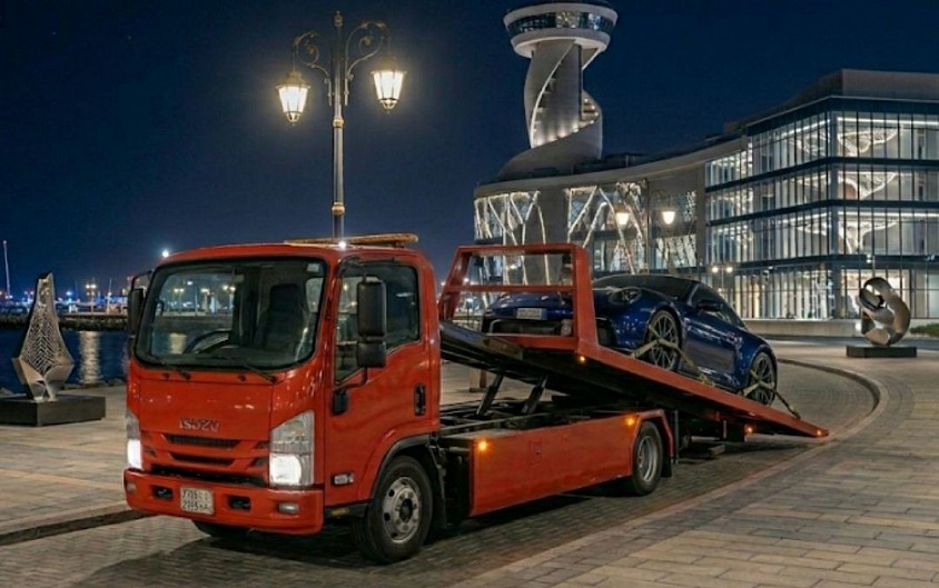 يتيح عرض خدمات سطحة حي الروضة هيدروليك المنظومة الأسرع والأكثر أماناً لشحن وسحب جميع السيارات الحديثة، والرياضية المنخفضة، وكذلك المركبات المتعطلة والمصدومة داخل شمال جده 🚛. تتمركز آلياتنا المتطورة على مدار 24 ساعه طوال أيام الأسبوع ⏰ لتقديم مدد لوجستي فوري بمجرد اتصالكم المباشر على رقم كابتن سطحه المعتمد 0505121070، حيث نضمن نقل كافة السيارات بكفاءة تامة تحمي الهيكل والصدامات السفلية من أي احتكاك في كامل حي الروضه. نغطي بدقة كافه المربعات السكنية والشوارع الحيوية، مع توفير باقات الشحن البري وتقديرات الحوادث لخدمة عملاء حي الروضئ ومربع حي الروضى بأعلى احترافية تامه توب ون.