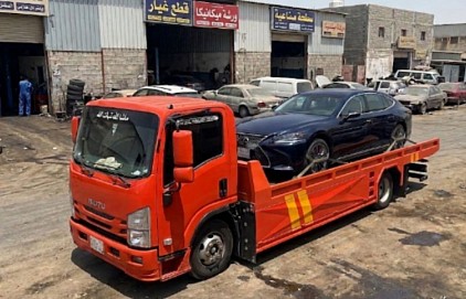 تعتبر خدمة سطحة صناعية عسفان الحل الأمثل لنقل السيارات المعطلة والمصدومة بكفاءة عالية. نوفر سطحات هيدروليك متطورة تضمن سلامة مركبتك أثناء التحميل والنقل داخل الصناعية أو إلى أي وجهة في جدة. نحن متاحون على مدار 24 ساعة لتقديم دعم فوري وسريع لعملائنا. بفضل خبرتنا الميدانية ومعرفتنا الدقيقة بمسارات صناعية عسفان، نضمن لك وصولاً سريعاً وبسعر تنافسي. اتصل بنا الآن على 0505121070 للحصول على خدمة نقل موثوقة واحترافية تلبي احتياجاتك في كل وقت.