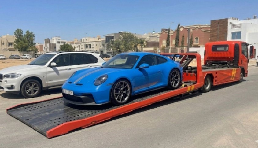 سيارتك السوبركار تستحق عناية خاصة. نوفر لك خدمة نقل آمنة، احترافية، ومضمونة في كافة أحياء شمال جدة. اتصل الآن واطلب سطحتك
