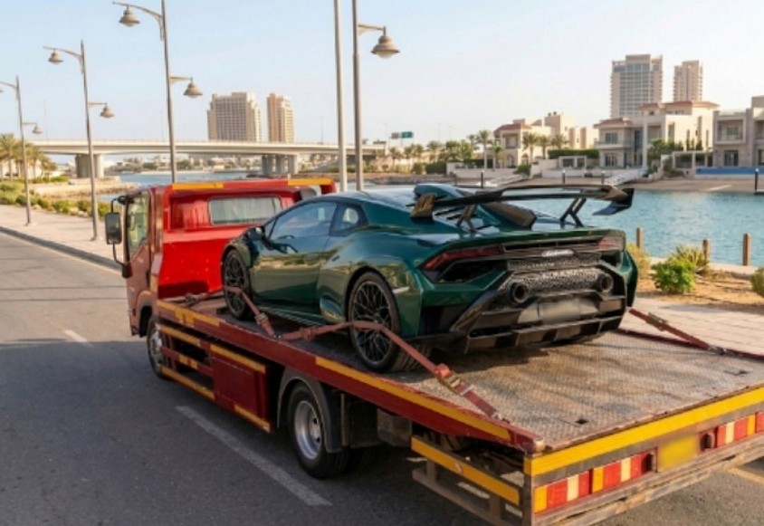 سطحة جدة لنقل السيارات الرياضية والفارهة. خدمة نقل احترافية وآمنة لسيارات اللامبورغيني في جدة باستخدام أفضل سطحات الهيدروليك لضمان سلامة سيارتك. متوفرون على مدار الساعة لنقل السيارات في كافة أحياء جدة